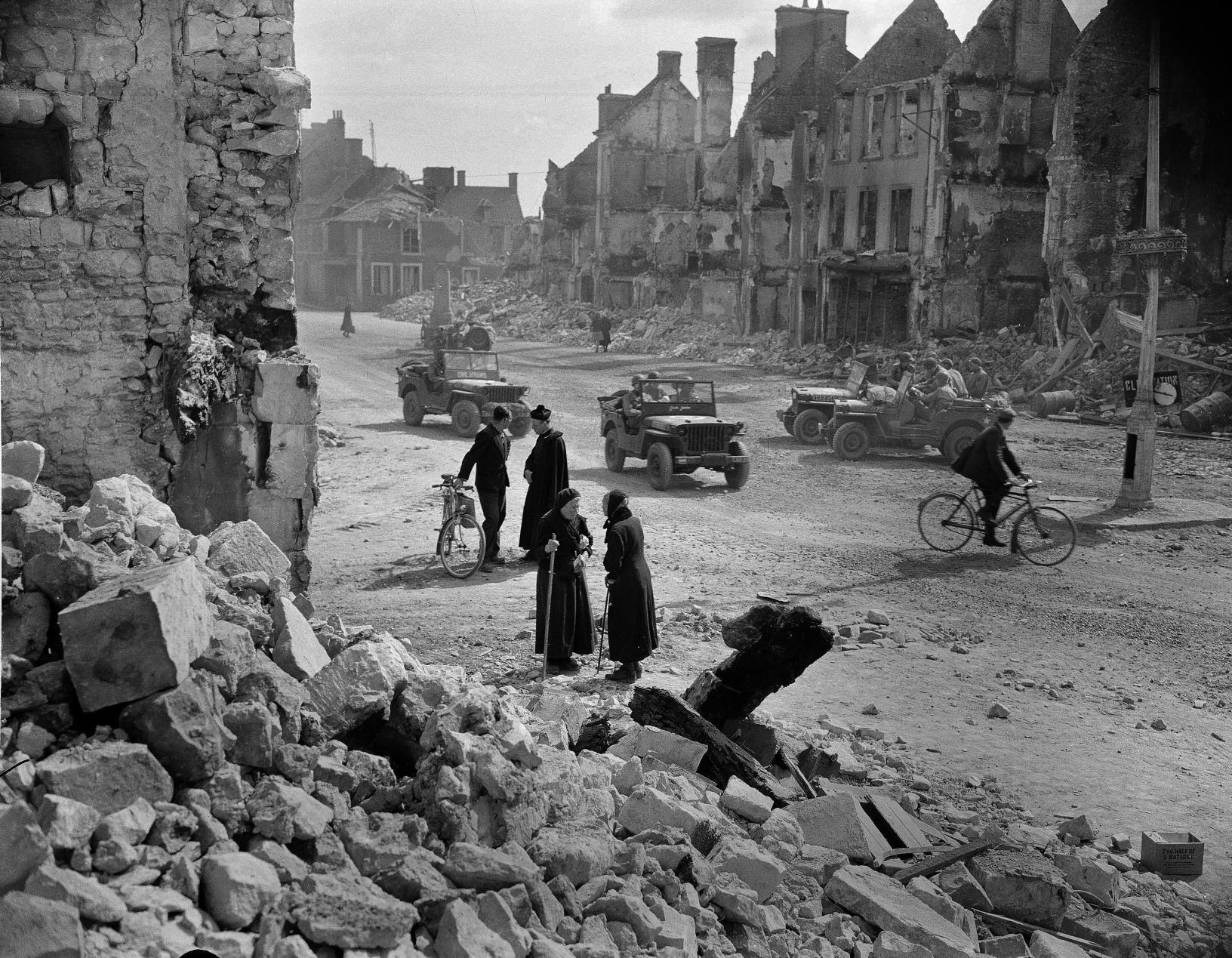 1944: France Destruction